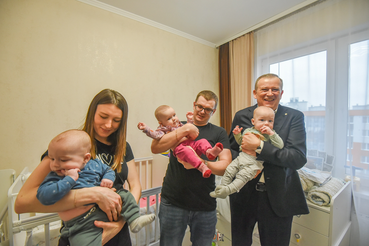 Новое жилье — ленинградским многодетным семьям