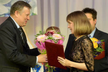 14 мая 2015 года вручены дипломы  многодетным семьям  Ленинградской области
